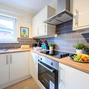 Cathays Heights, By Ty Sa - A Stylish Spacious 2 Bed Apartment. Convenient For City Centre & Hospital. Apartment